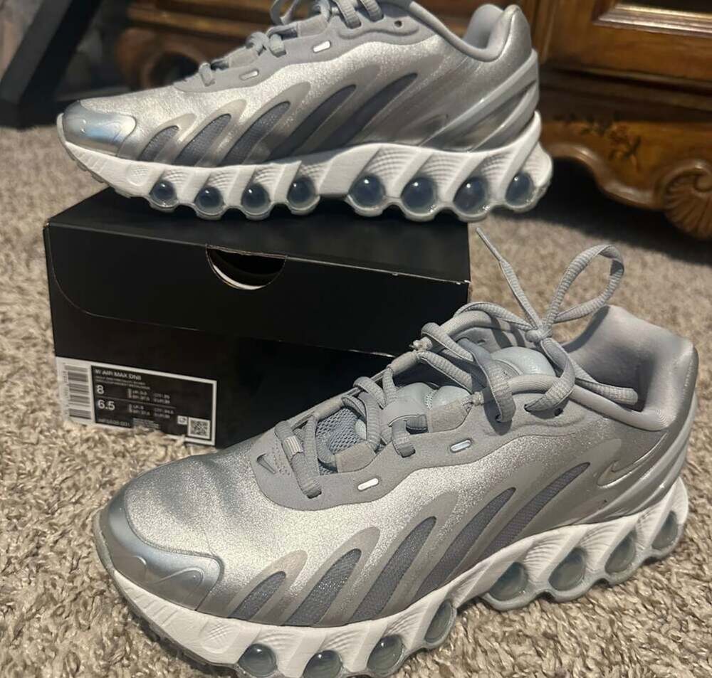 Nike Women's Air Max Dn8 Wolf Grey Metallic Silver Sneakers HF5509-001